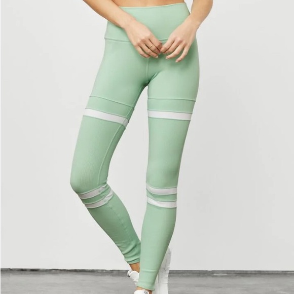 *NWT* ALO YOGA HIGH WAIST LEGIT LEGGINGS - Picture 3 of 7